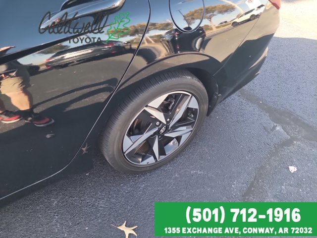 Used 2023 Hyundai Elantra Limited image 9