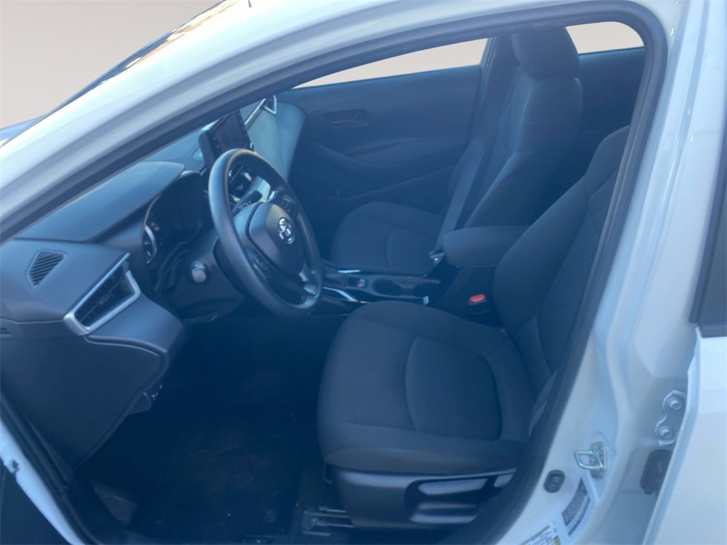 Used 2022 Toyota Corolla LE image 9