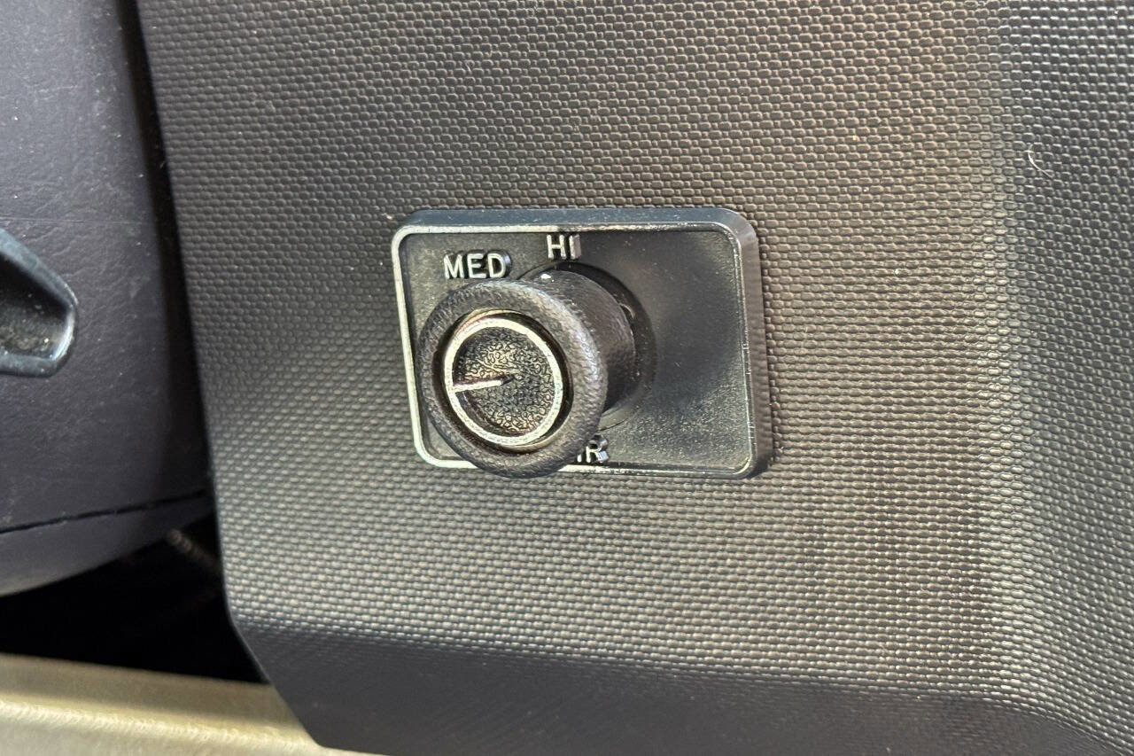 Used 2011 Ford E-350 and Econoline 350 Extended Super Duty w/ PWR Group image 22