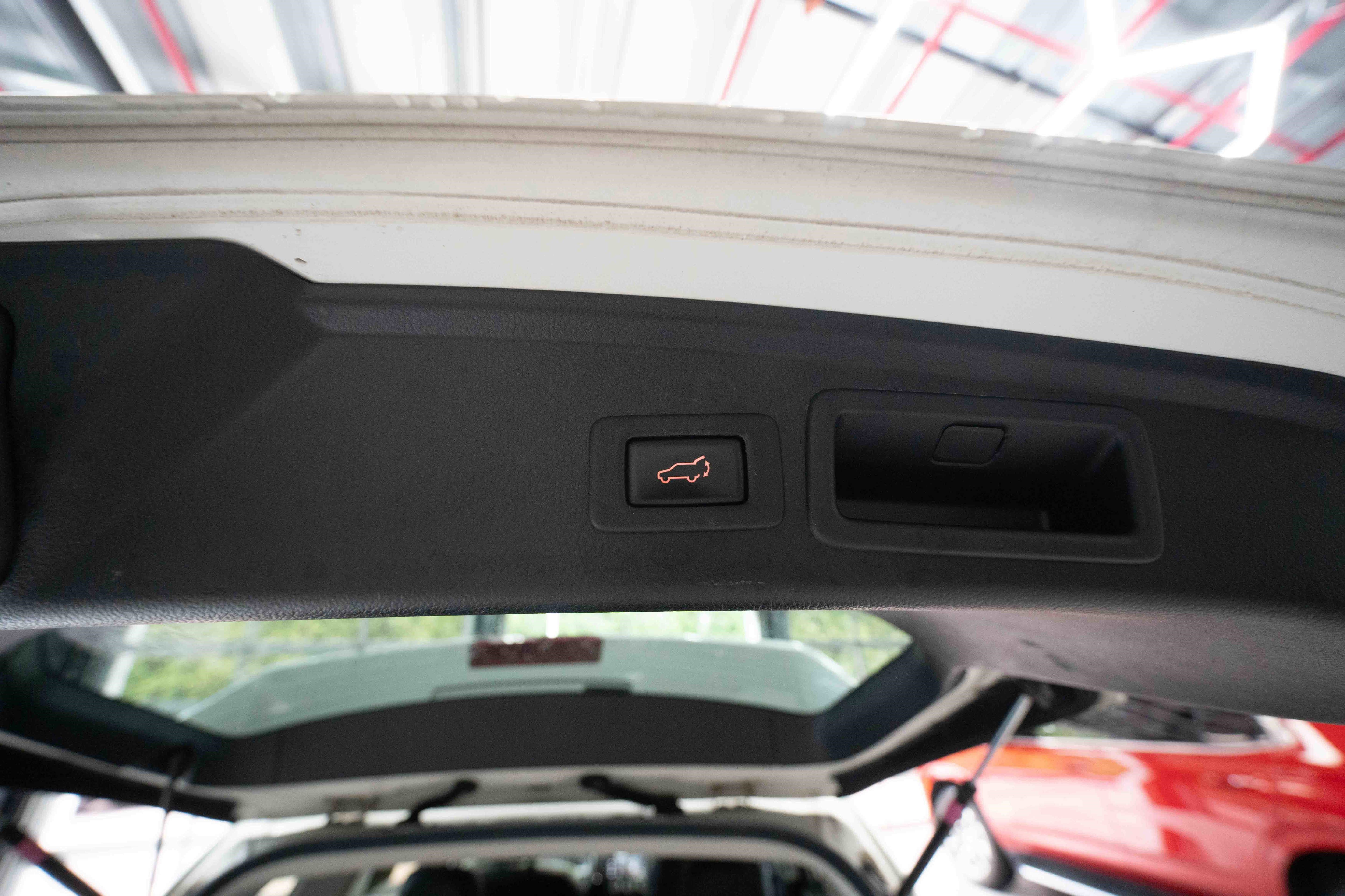 Used 2018 Subaru Forester 2.5i Touring AWD/4WD image 29