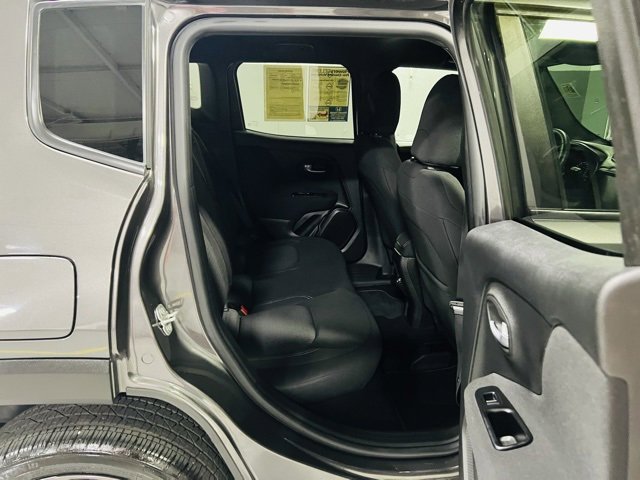 Used 2021 Jeep Renegade Latitude image 31