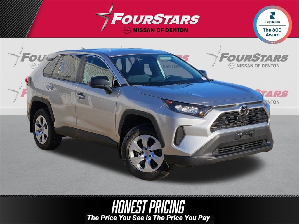 Used 2022 Toyota RAV4 LE image 1