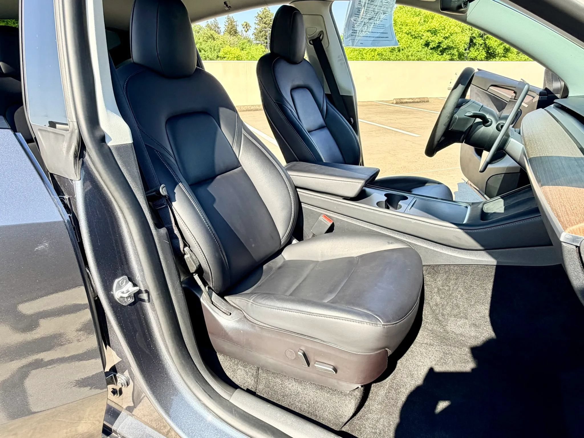 Used 2023 Tesla Model Y Long Range AWD/4WD image 30