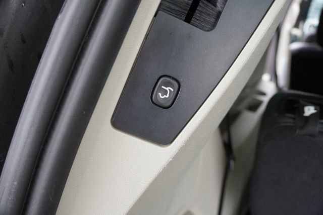 Used 2018 Dodge Grand Caravan SXT FWD image 19