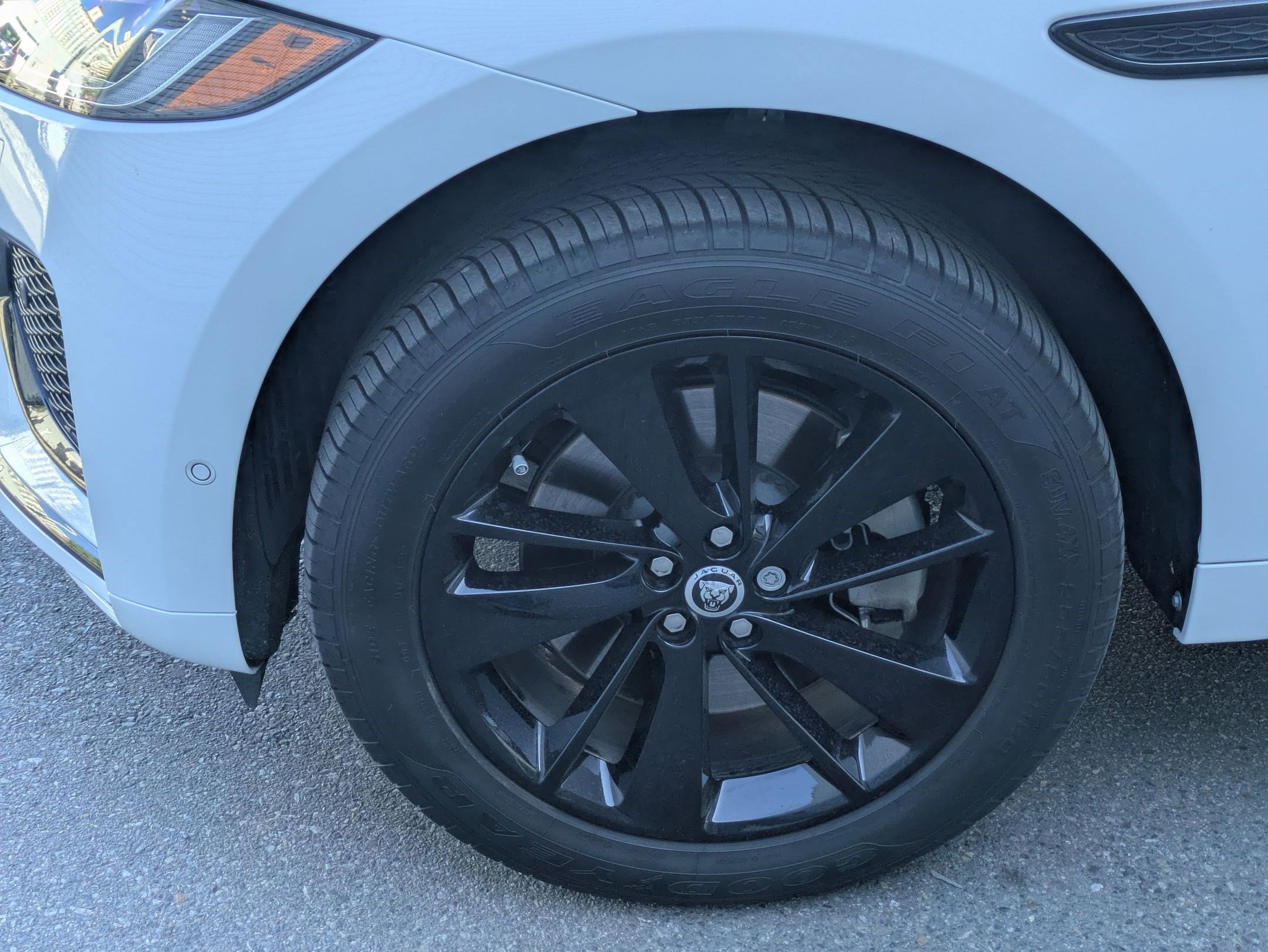 Used 2026 Jaguar F-PACE R-Dynamic S AWD/4WD image 13