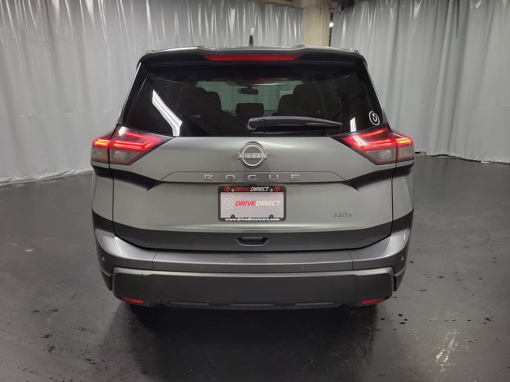 Used 2024 Nissan Rogue S AWD/4WD image 7