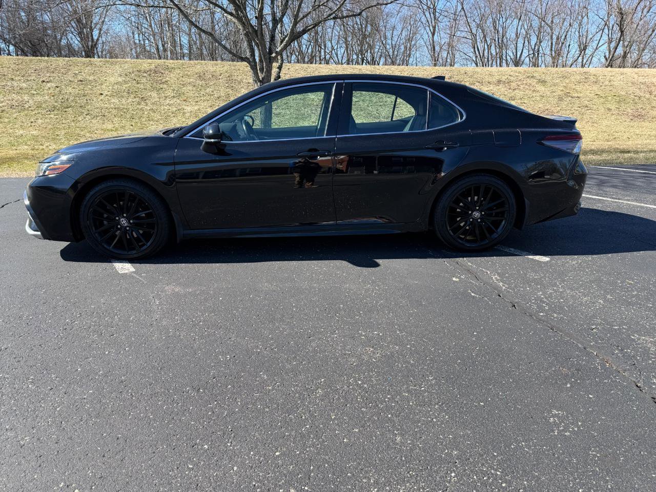 Used 2021 Toyota Camry XSE FWD image 17