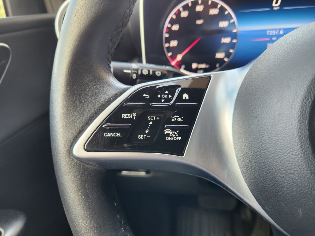 Used 2024 Mercedes-Benz GLC 300 4MATIC image 28