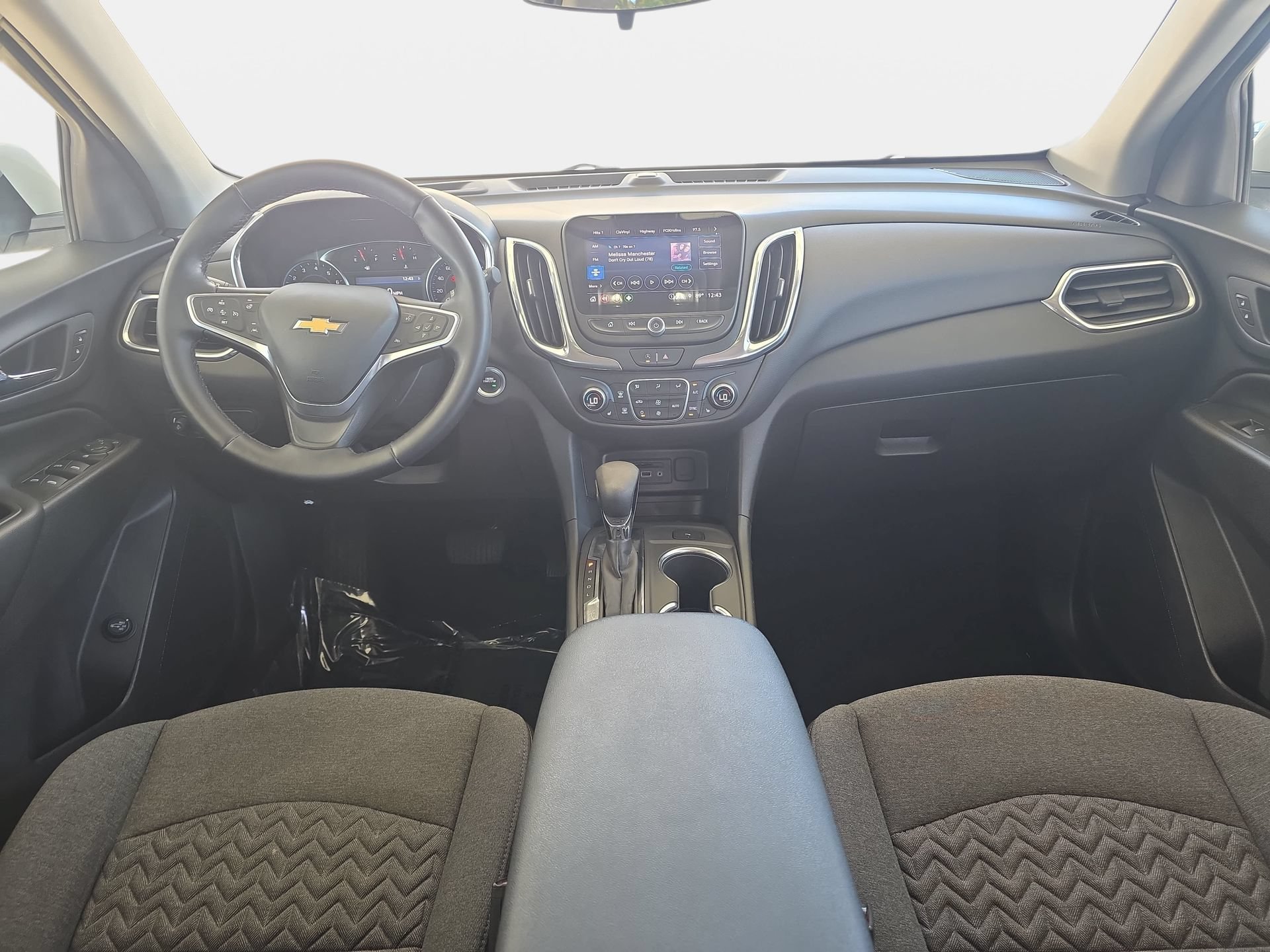 Used 2023 Chevrolet Equinox LT FWD image 9