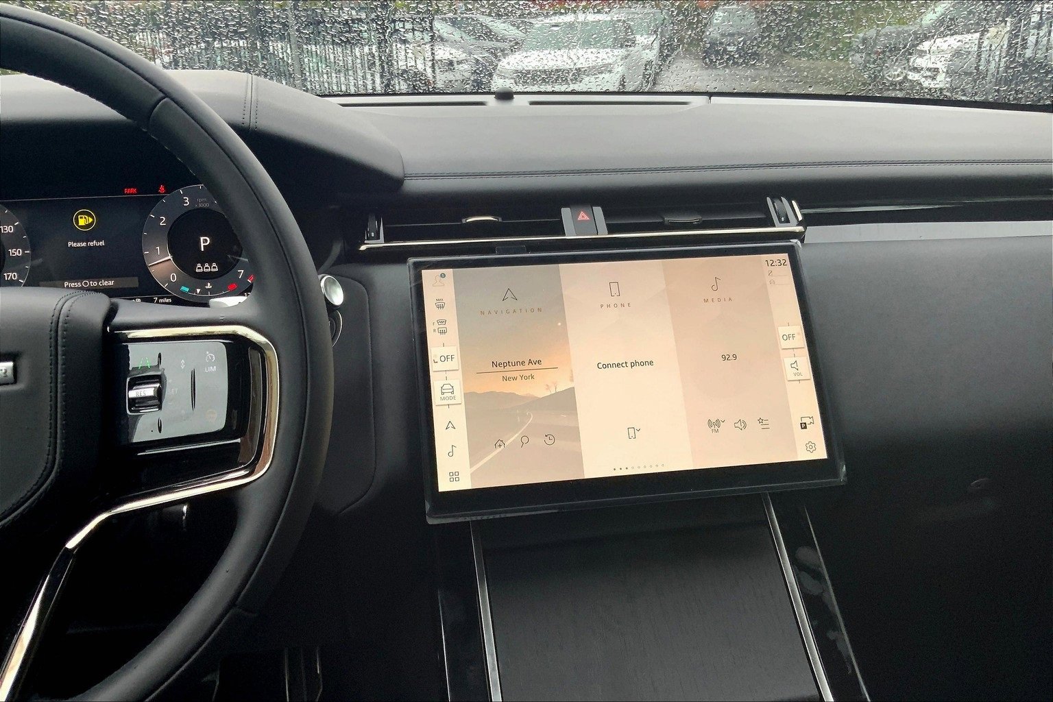 New 2026 Land Rover Range Rover Velar Dynamic SE image 6