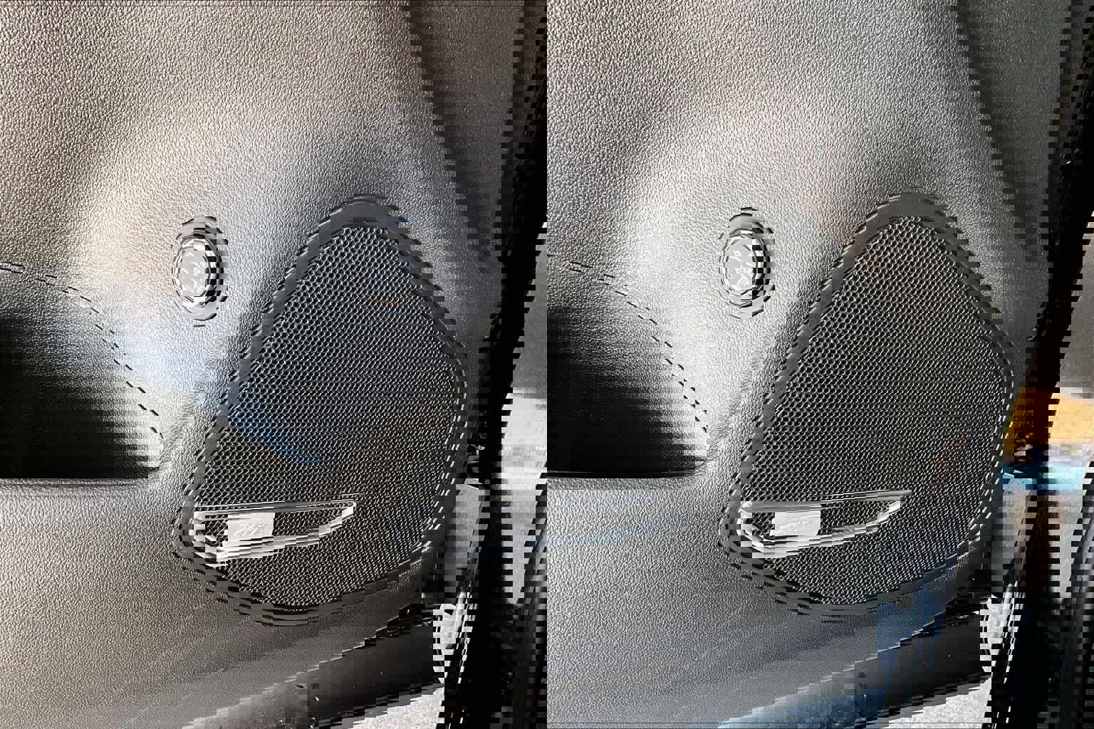 Used 2021 Buick Envision Essence w/ Technology Package I image 33