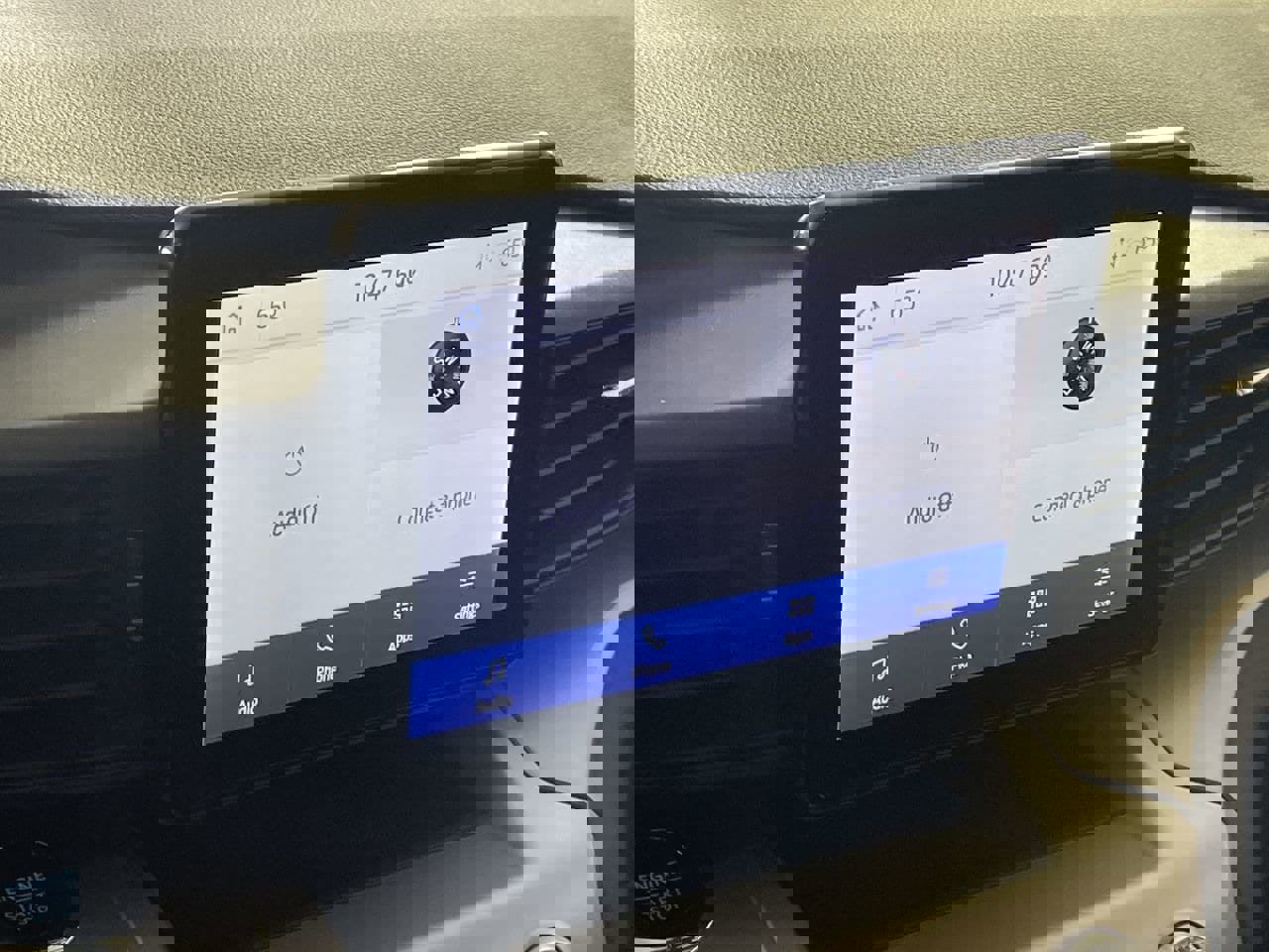 Used 2022 Ford Explorer XLT image 16