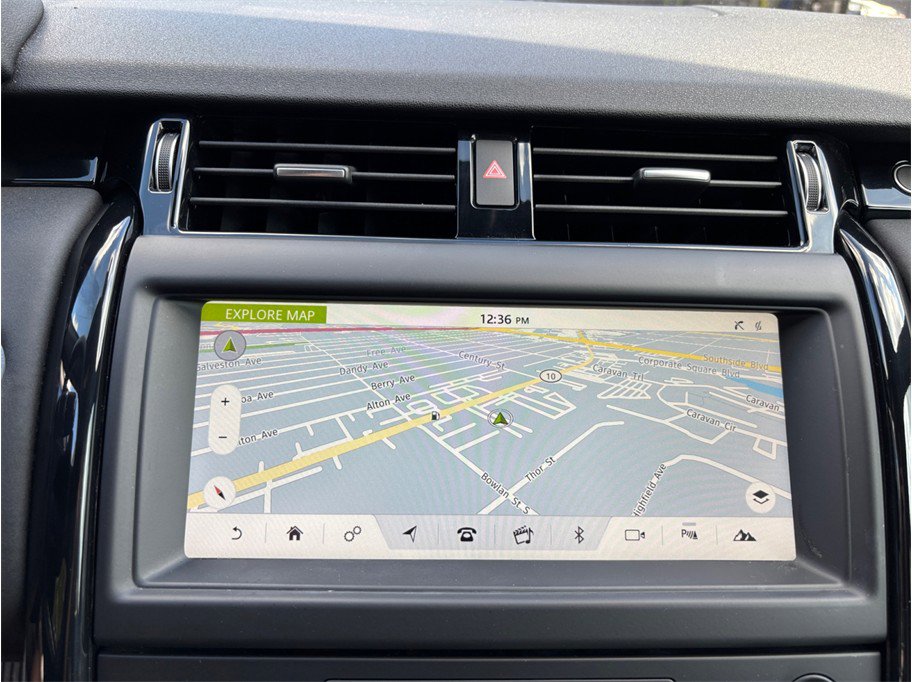 Used 2018 Land Rover Discovery SE image 28