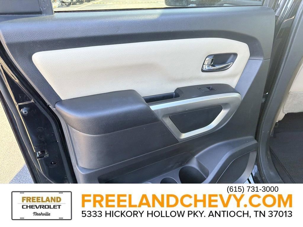 Used 2017 Nissan Titan SV image 16