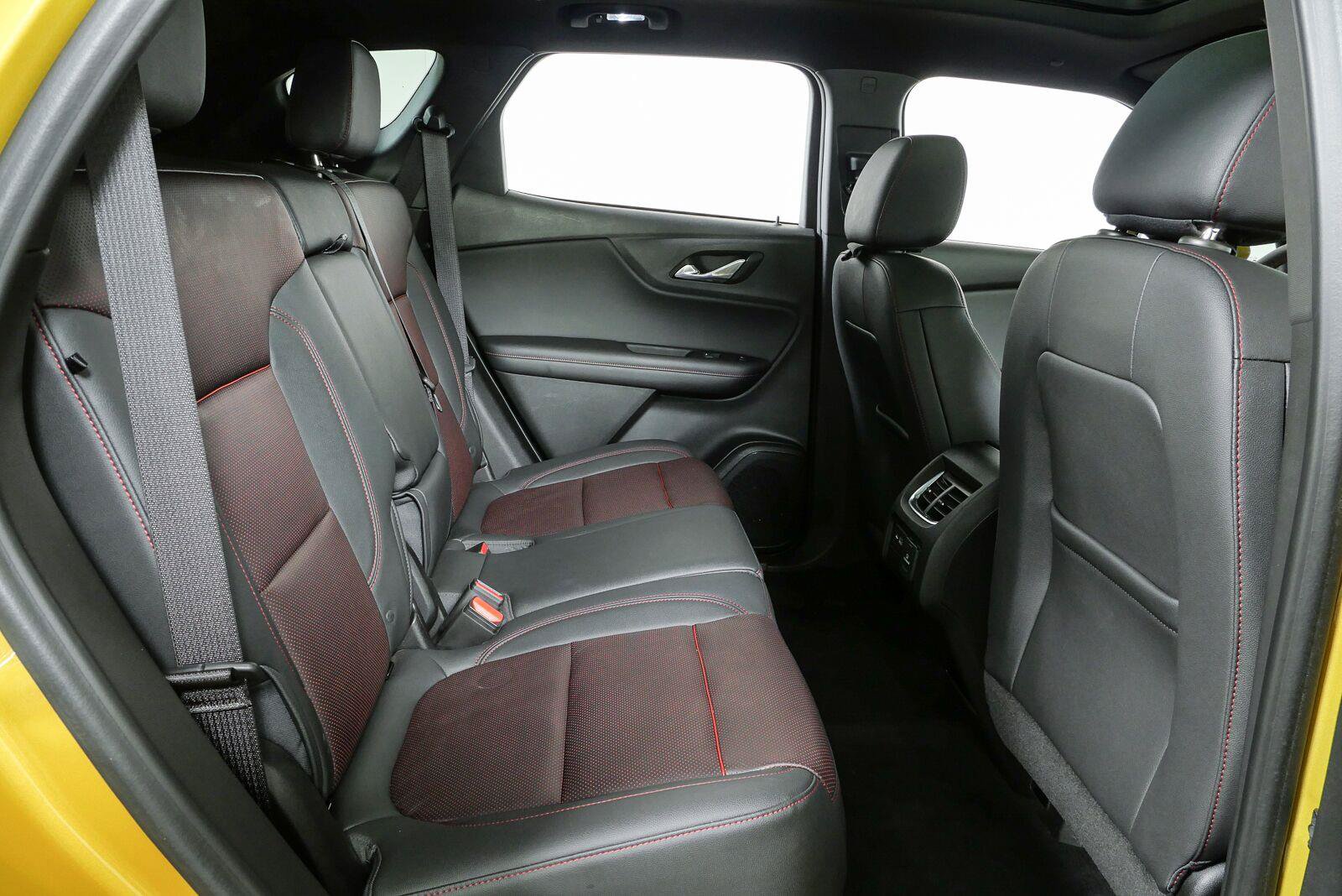 Used 2022 Chevrolet Blazer RS w/ Enhanced Convenience Package FWD image 23
