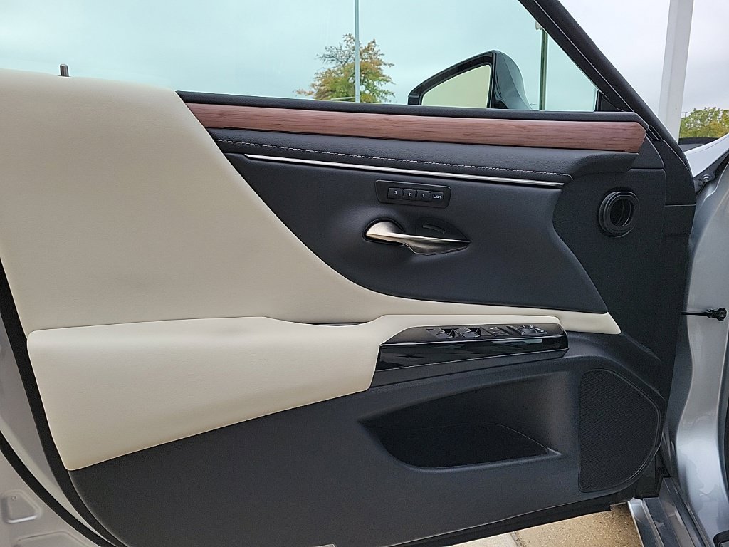 Used 2025 Lexus ES 350 w/ Premium Package FWD image 30