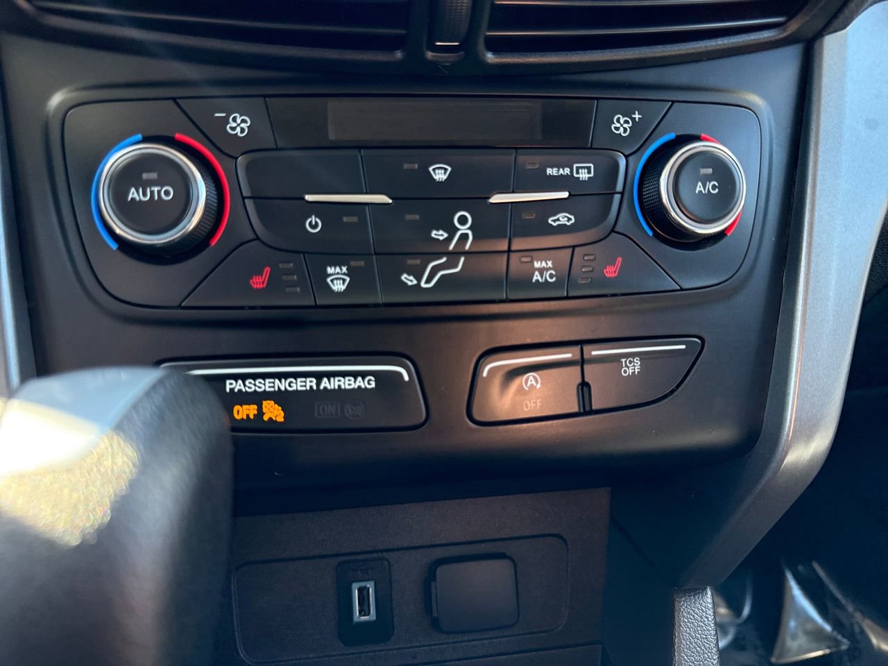Used 2017 Ford Escape SE image 20