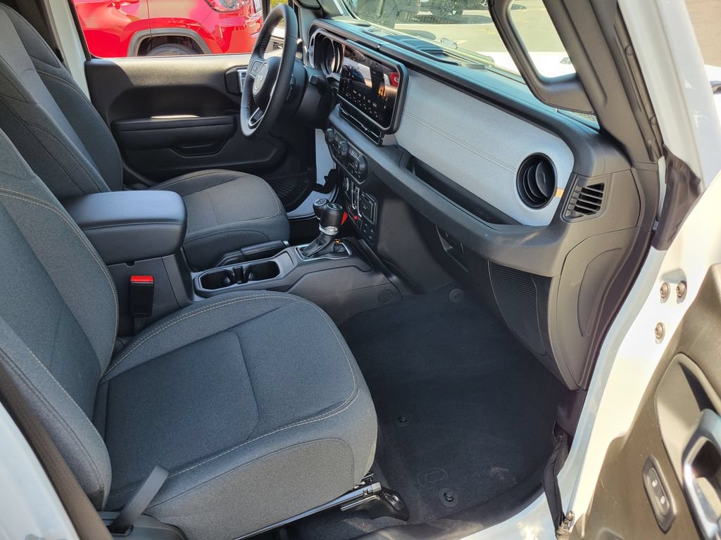 Used 2025 Jeep Wrangler Unlimited Sport AWD/4WD image 17