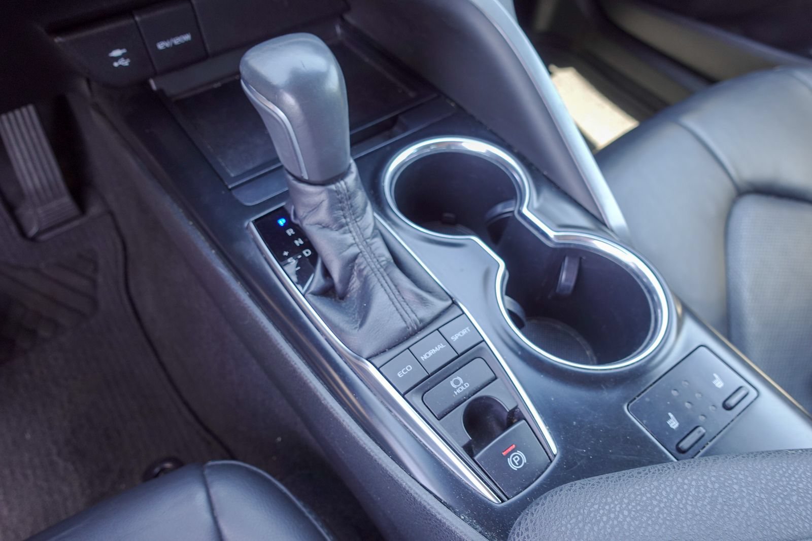 Used 2018 Toyota Camry XSE FWD image 22