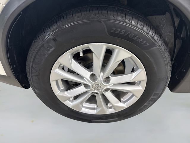 Used 2016 Nissan Rogue SV image 18