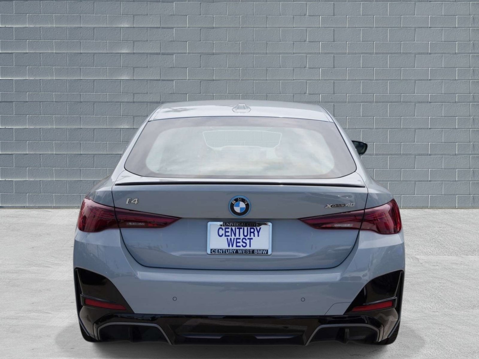 Used 2025 BMW i4 xDrive40i w/ M Sport Package AWD/4WD image 4