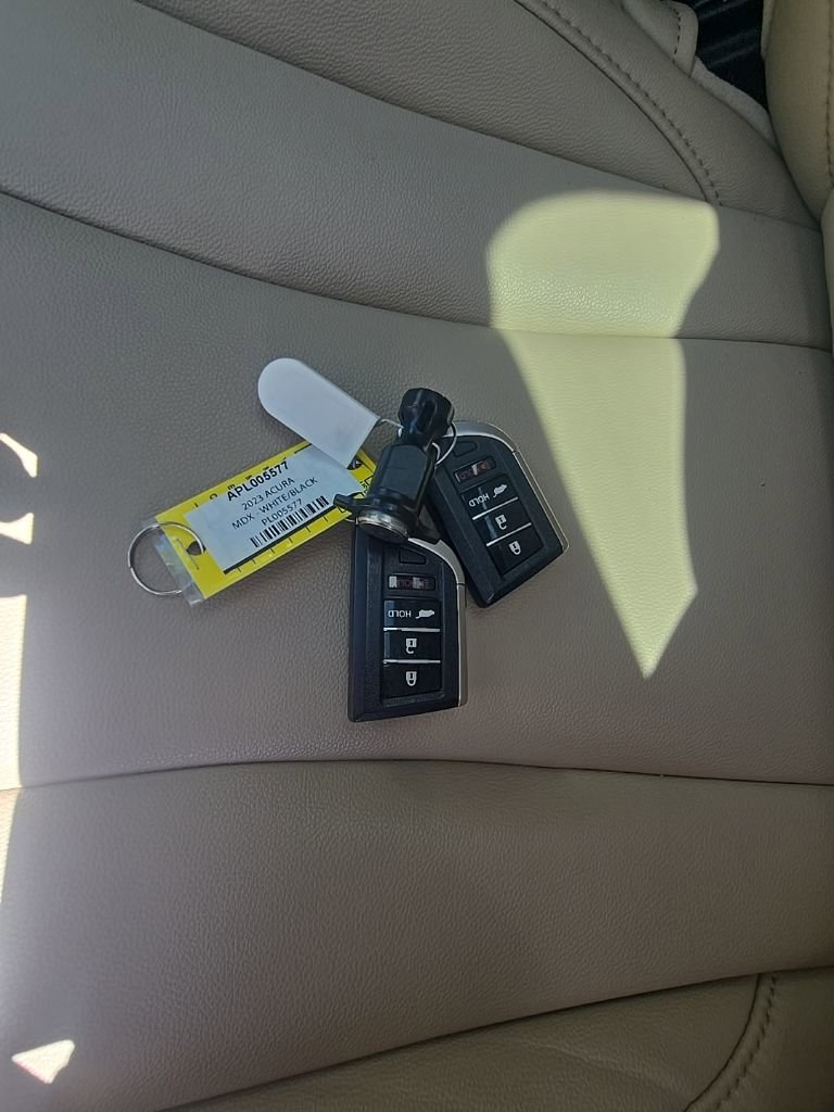 Used 2023 Acura MDX FWD image 38