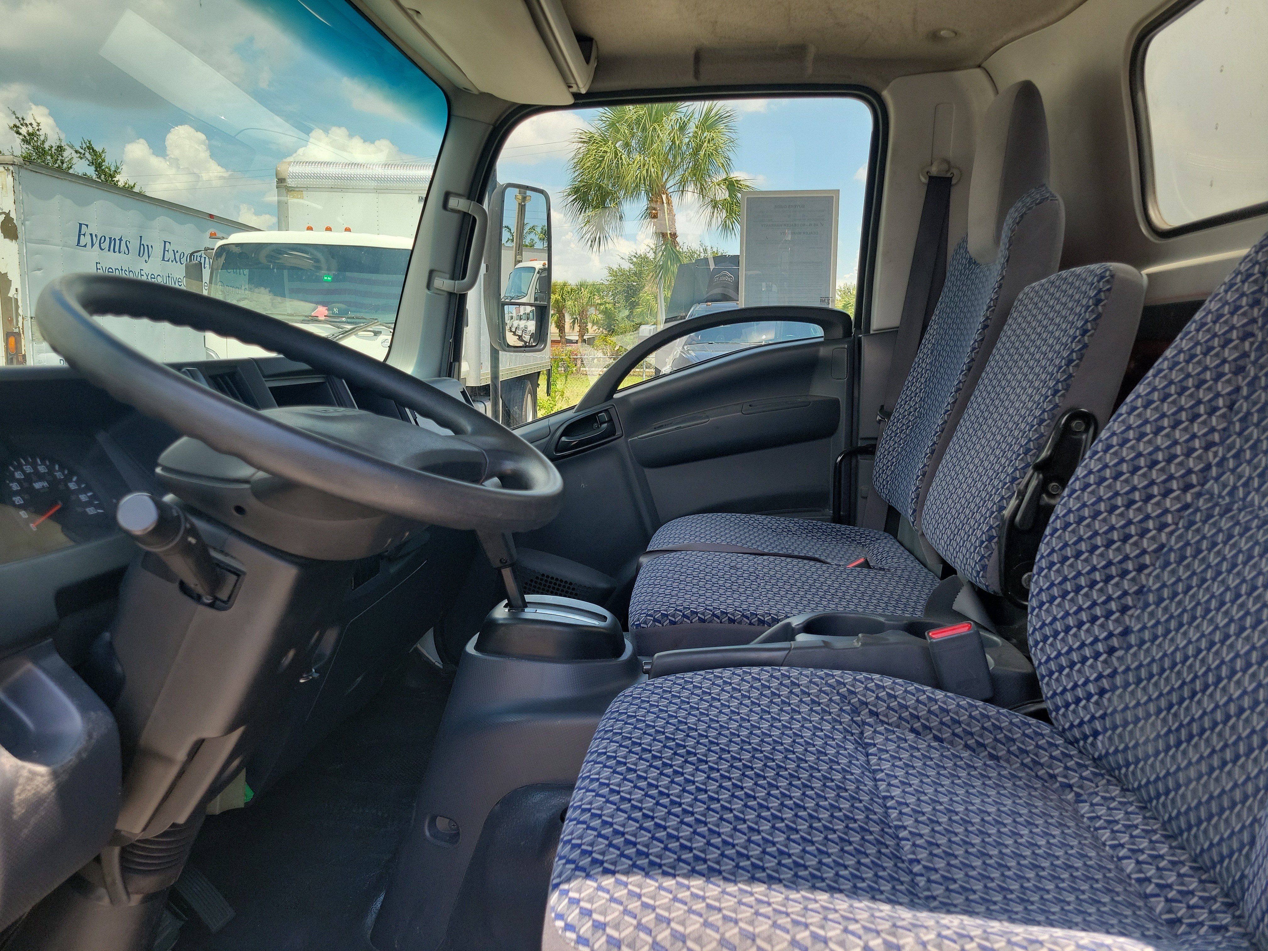 Used 2024 Isuzu NPR RWD image 22