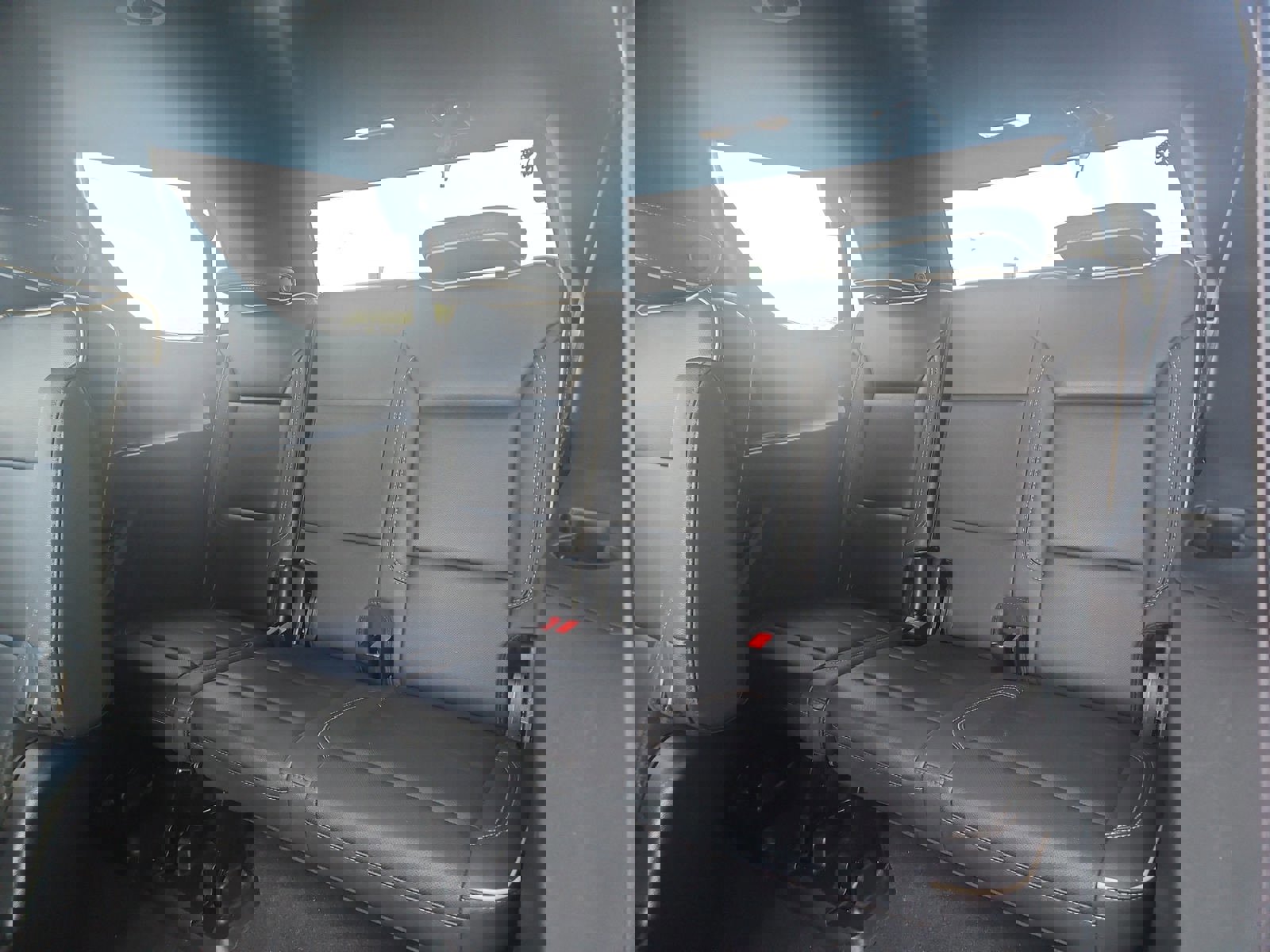 Used 2023 GMC Yukon SLT image 22