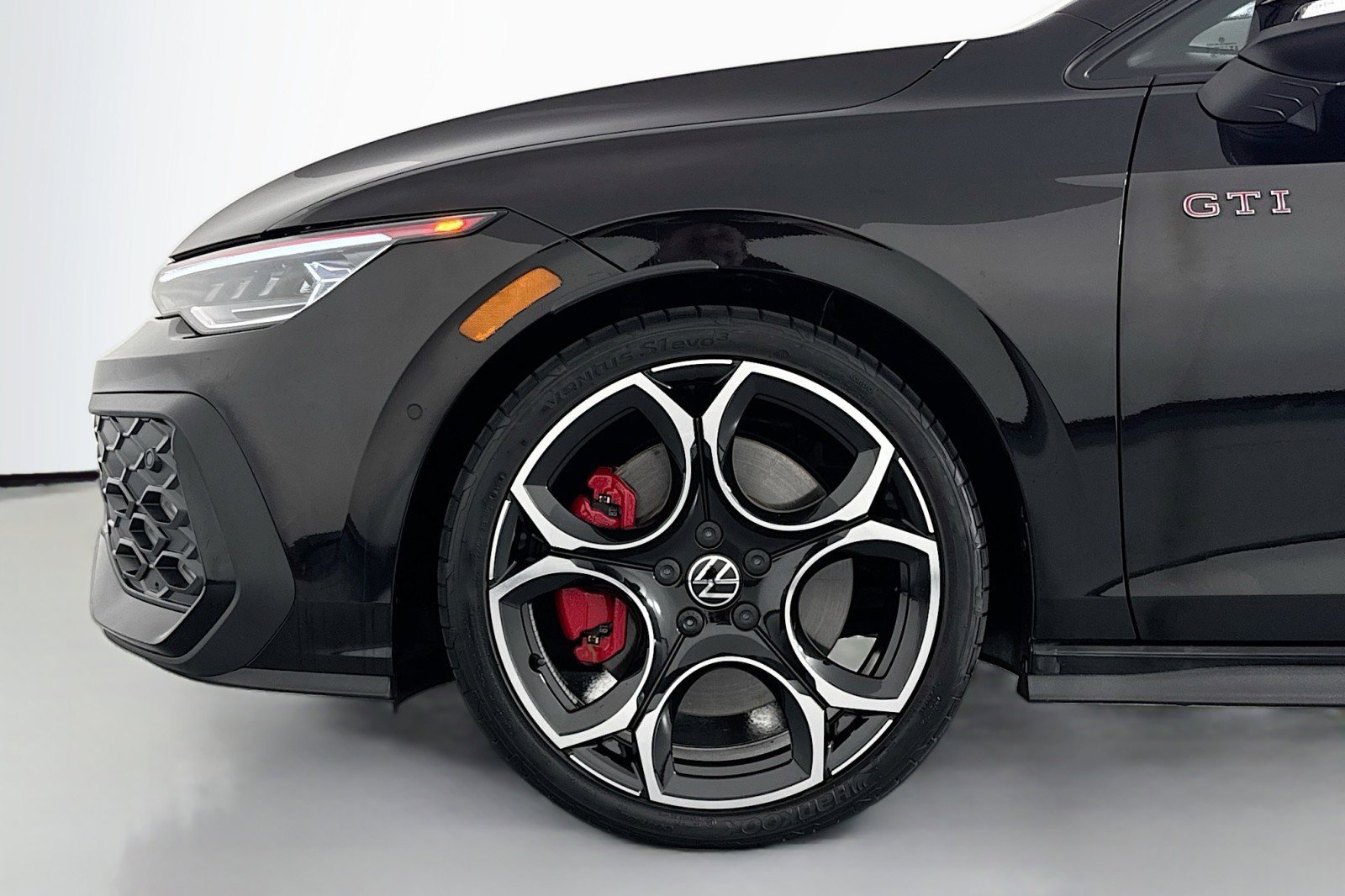 Used 2025 Volkswagen GTI Autobahn image 9