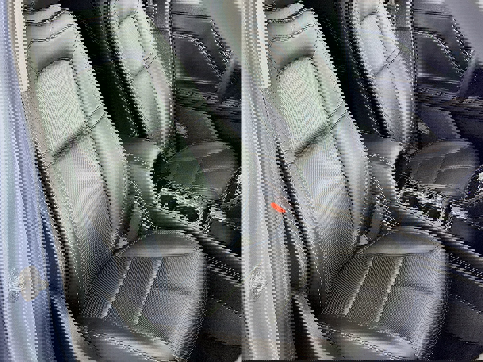 Used 2022 Lincoln Corsair Grand Touring w/ Towing Package image 38