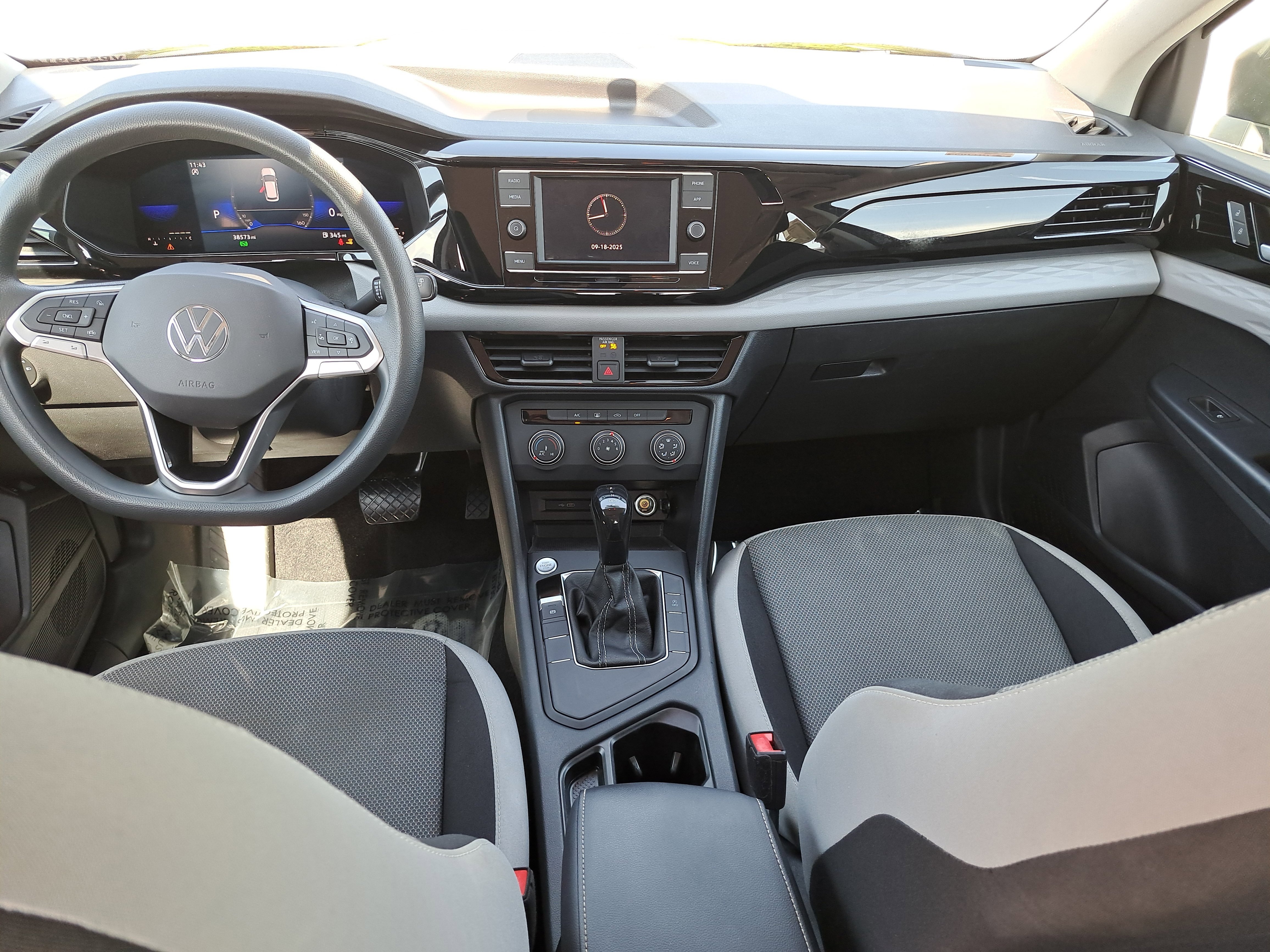 Certified 2022 Volkswagen Taos S image 9