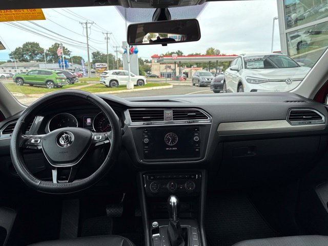 Used 2018 Volkswagen Tiguan SE AWD/4WD image 10