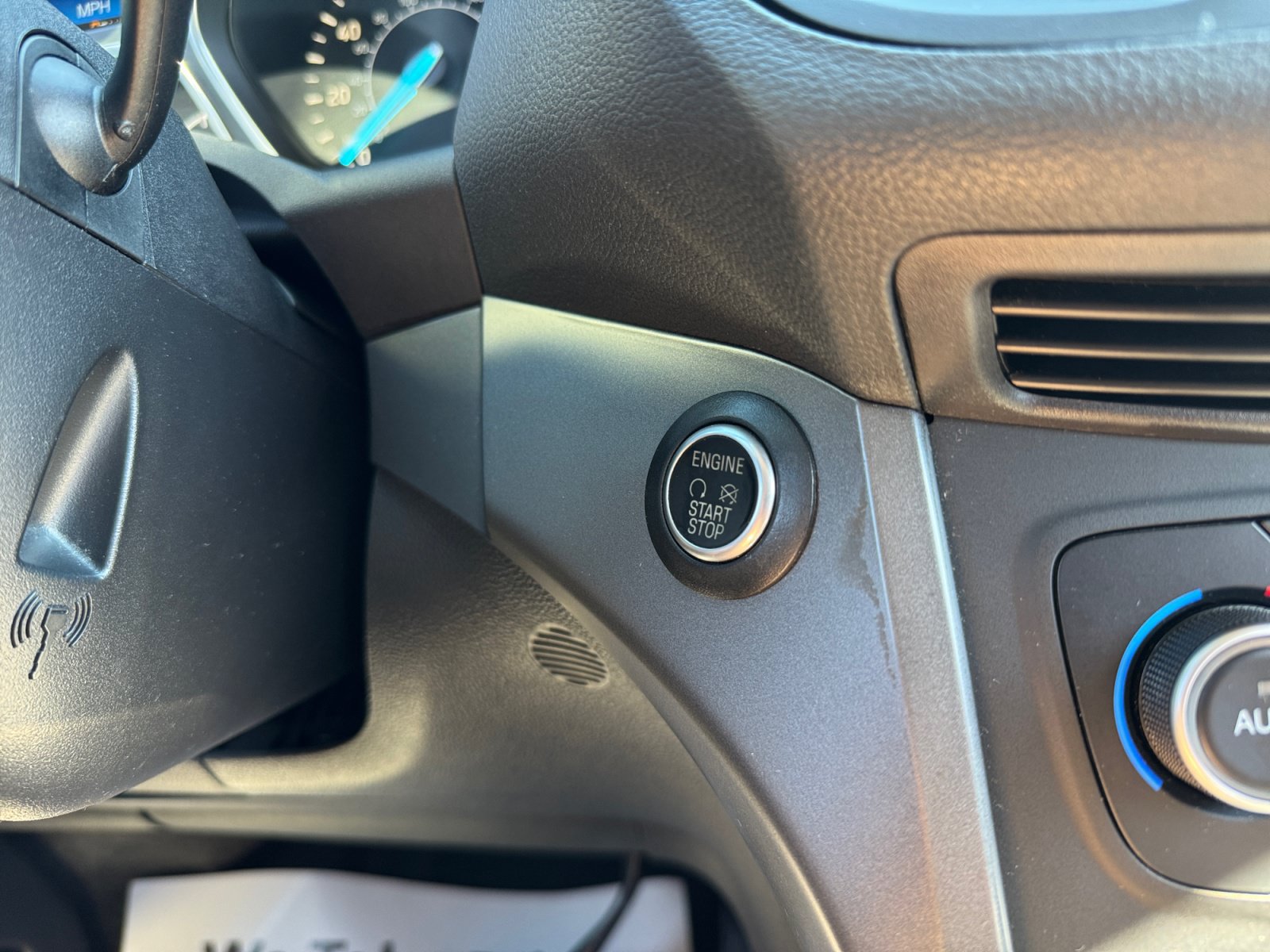 Used 2019 Ford Escape SE AWD/4WD image 6