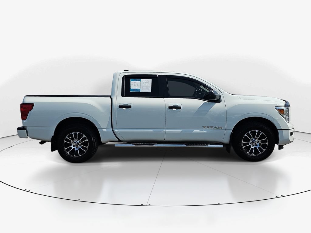 Used 2022 Nissan Titan SV RWD image 5