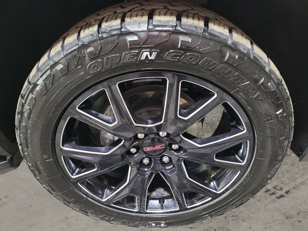 Used 2024 GMC Yukon XL Denali w/ Max Trailering Package image 11