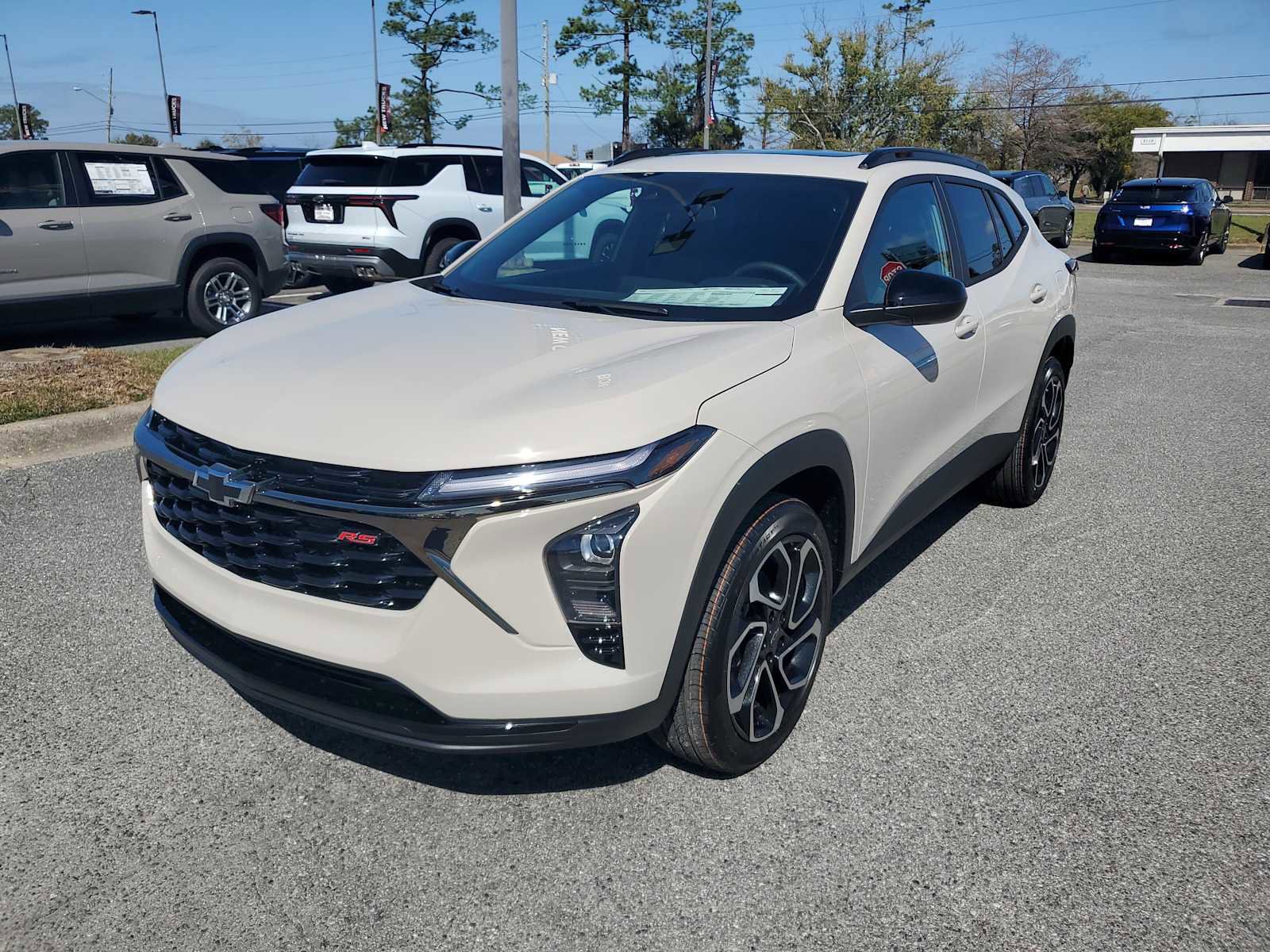 New 2026 Chevrolet Trax RS w/ Sunroof Package FWD image 1