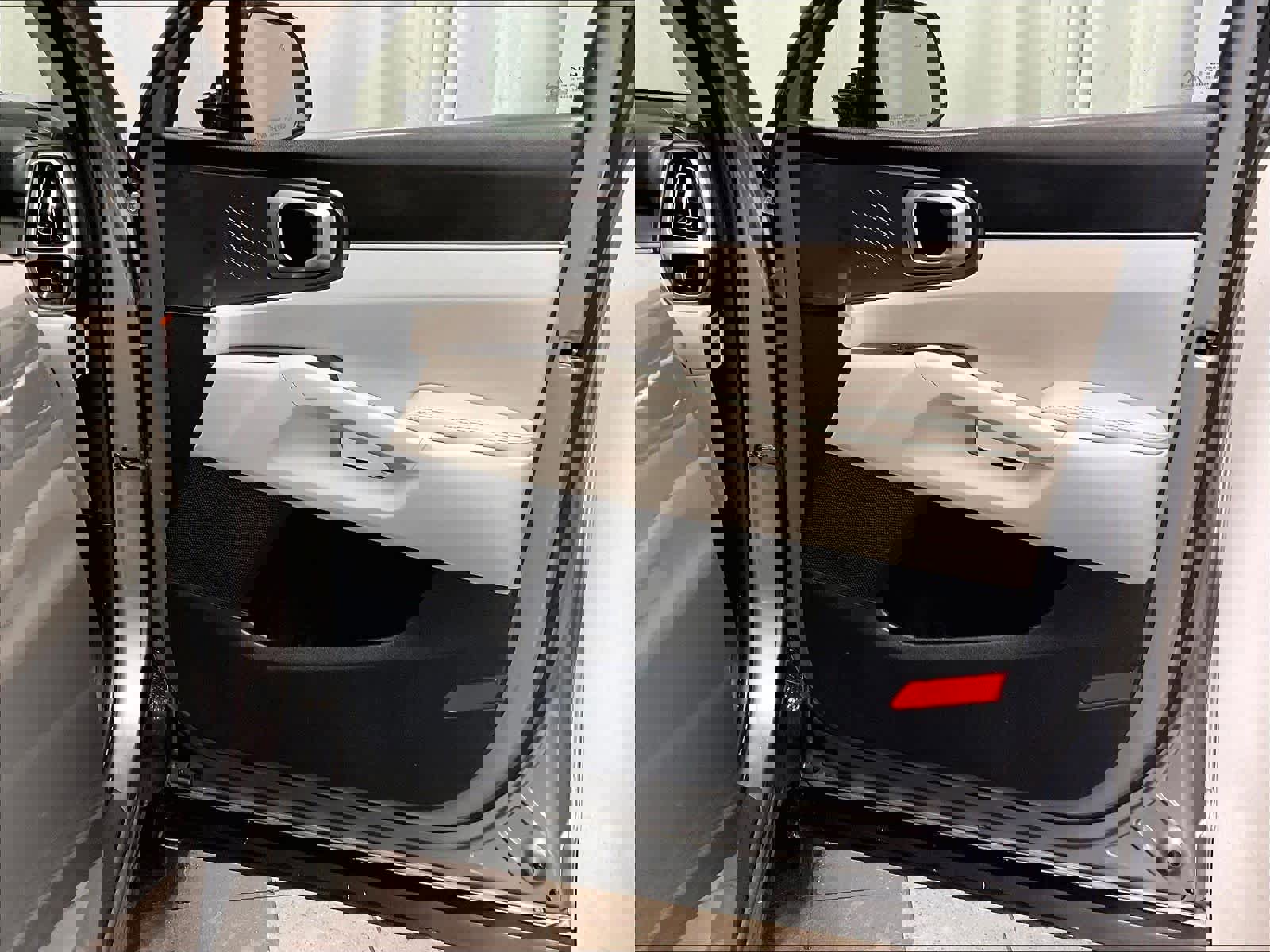 Used 2023 Kia Sorento EX w/ Panoramic Sunroof Package image 12