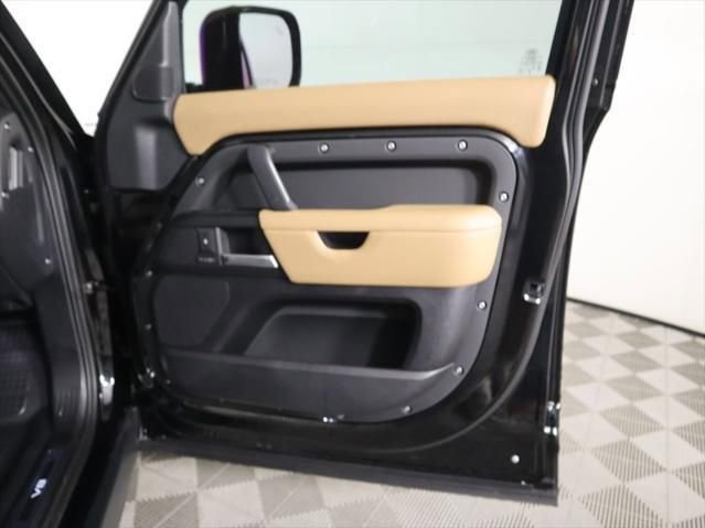 New 2025 Land Rover Defender 130 V8 AWD/4WD image 27