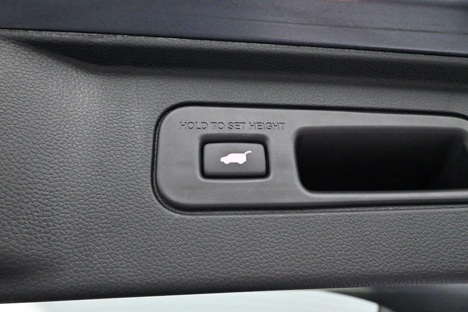Used 2024 Honda Pilot Touring image 11