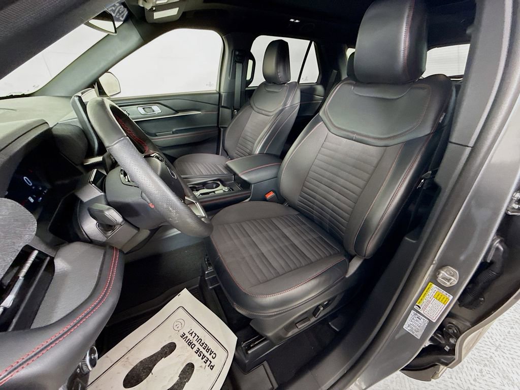 Certified 2025 Ford Explorer ST-Line w/ Premium Package image 2