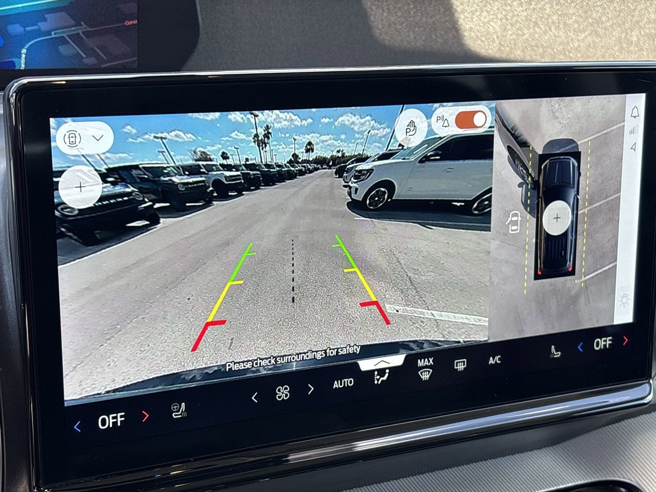 Certified 2025 Ford Expedition Active AWD/4WD image 24