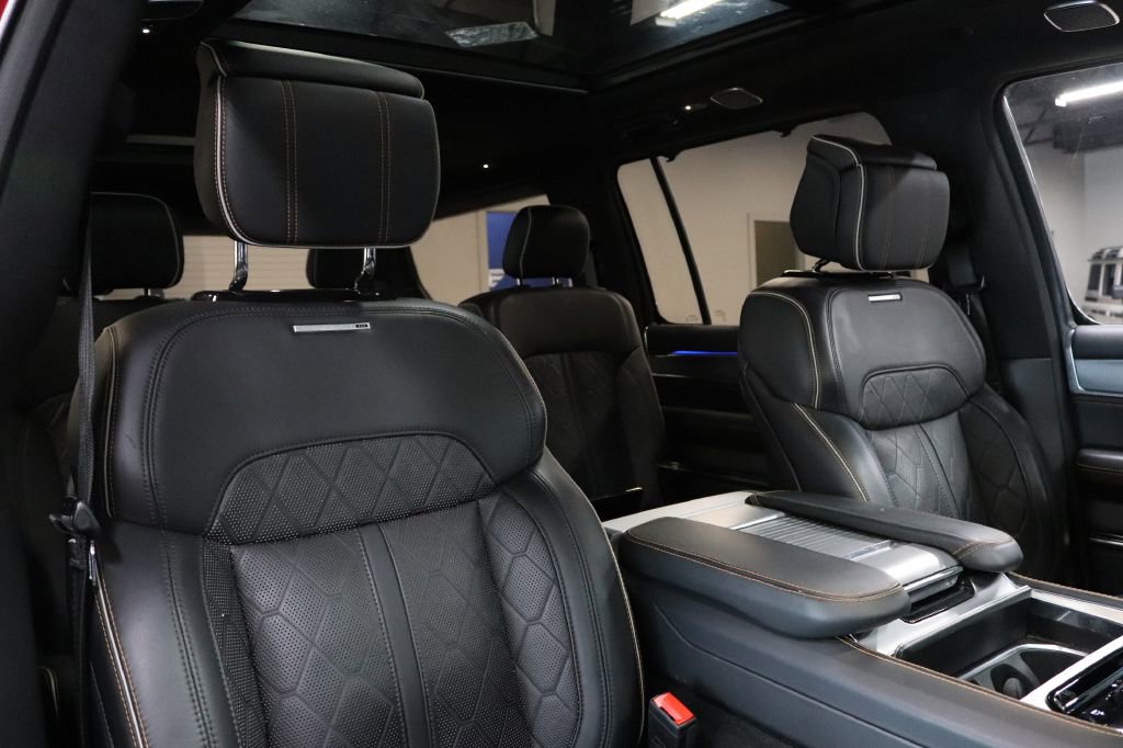 Used 2023 Jeep Grand Wagoneer Series III image 26