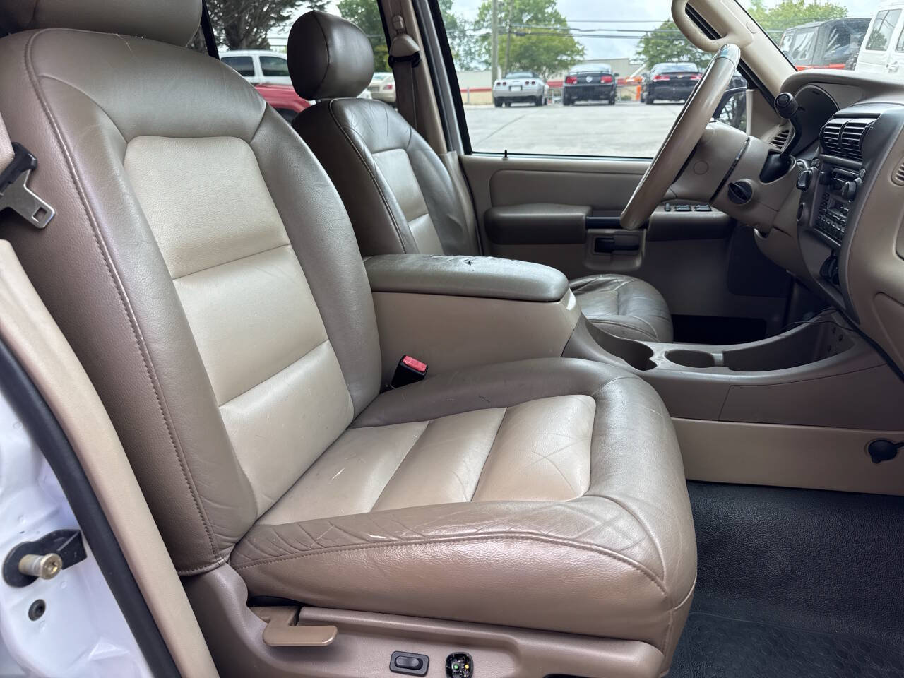 Used 2005 Ford Explorer Sport Trac XLT AWD/4WD image 19