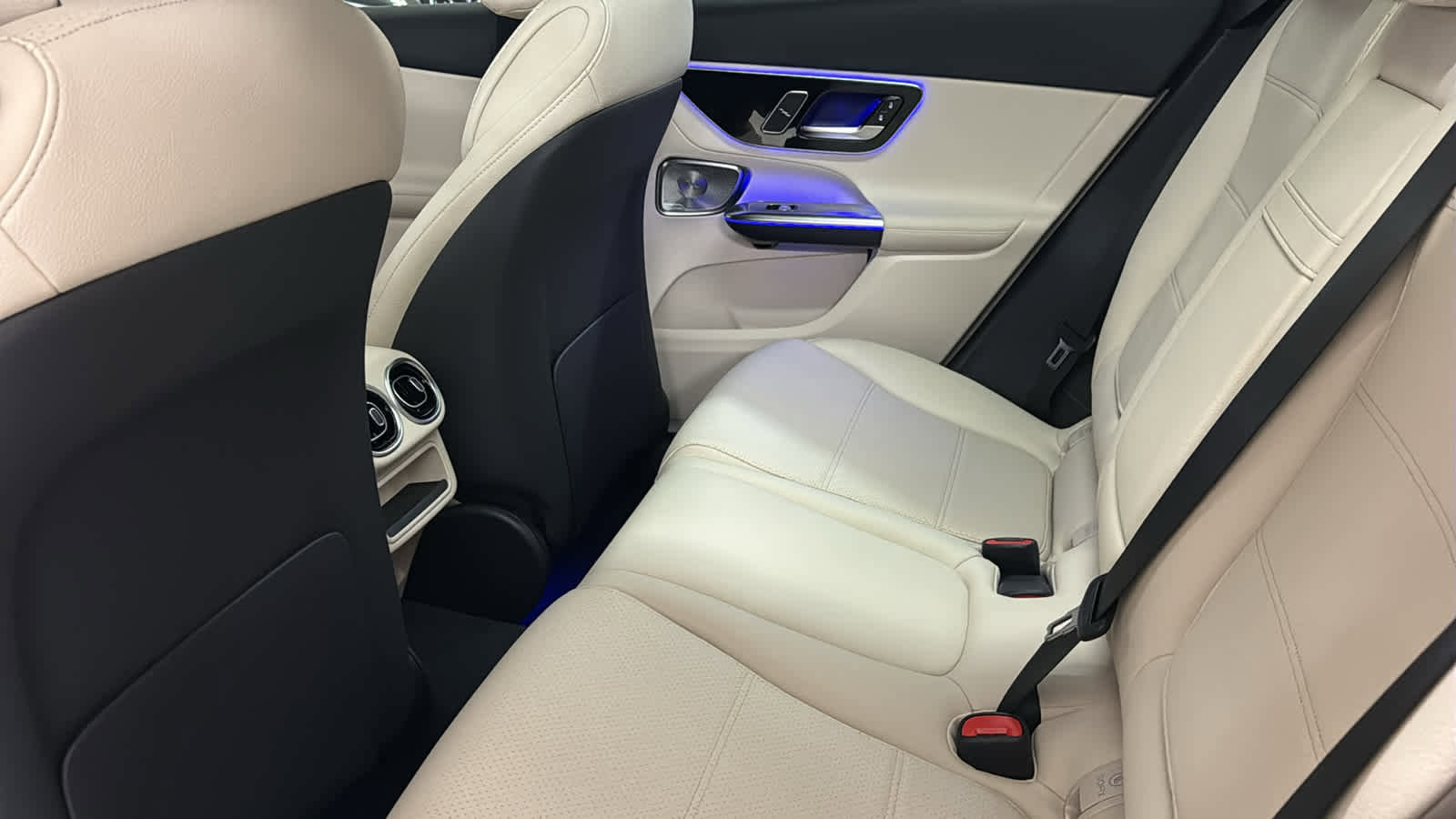 New 2026 Mercedes-Benz GLC 300 4MATIC image 30