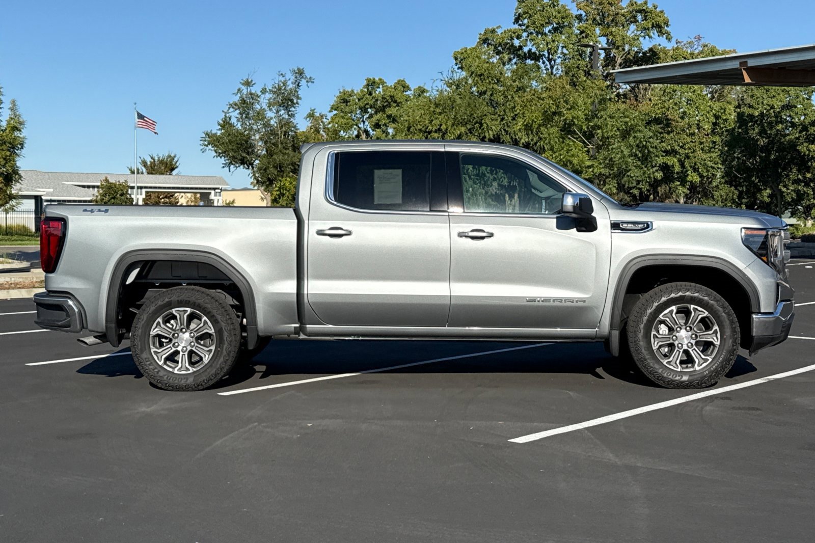Used 2026 GMC Sierra 1500 SLE image 3