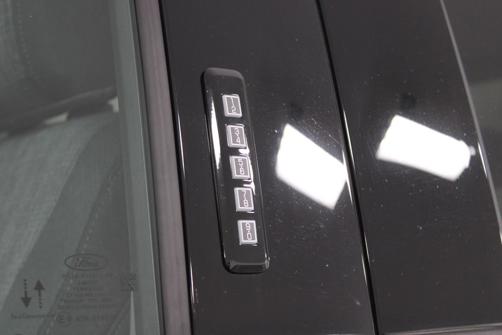 New 2026 Ford F250 XLT w/ XLT Premium Package image 21