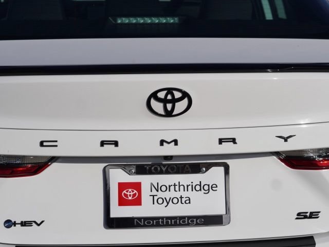 Used 2026 Toyota Camry Hybrid w/ Multimedia Upgrade Package FWD image 9