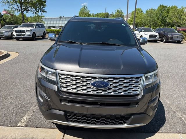 Used 2017 Ford Explorer Platinum AWD/4WD image 3