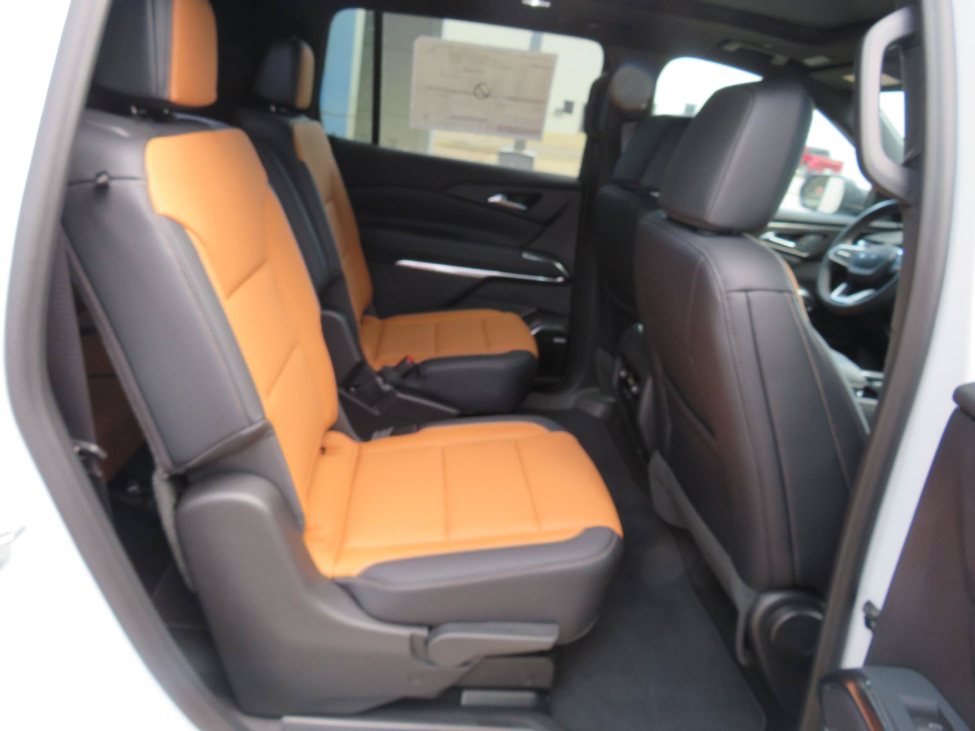 New 2027 Chevrolet Traverse Z71 w/ Enhanced Driving Package AWD/4WD image 12