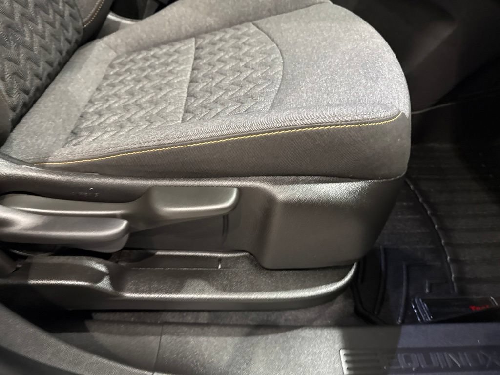 Used 2022 Chevrolet Equinox LT AWD/4WD image 13